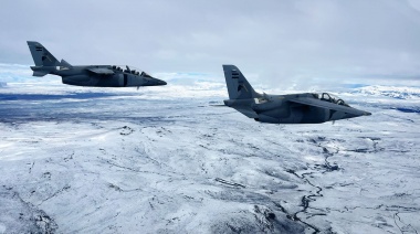 El MinDefensa desplegó aviones Pampa III sobre Tierra del Fuego