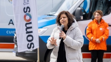 Carla Vizzotti entregó 6 ambulancias para la Provincia