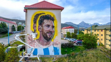Con murales de Messi, Lohana Berkins y Charly, culmina el encuentro de muralistas de Ushuaia