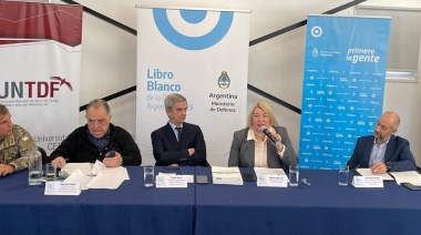 Bertone: “La estrategia de proyección antártica tiene que ser una política de Estado”