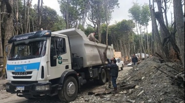 El Municipio realizó una jornada de limpieza en el barrio Dos Banderas