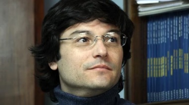 Manuel Raimbault: "El proyecto de Milei se lleva mal con la Constitución"