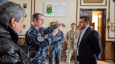 Vuoto se reunió con el Comandante del Área Naval Austral