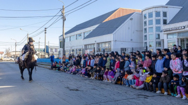 Río Grande: El Municipio homenajeó a San Martín con una recorrida educativa por escuelas