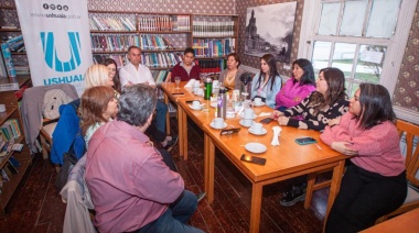 Belén Molina se reunió con las y los candidatos para embajador y embajadora de la ciudad