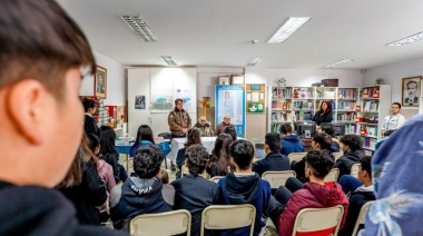 Veteranos de Malvinas compartieron sus experiencias con alumnos del colegio José Martí