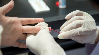 El 70% de las personas mayores nunca se hizo un test de VIH