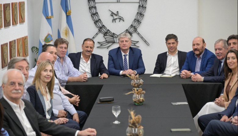 Melella junto a gobernadores peronistas se reunieron para rechazar las reformas de Milei