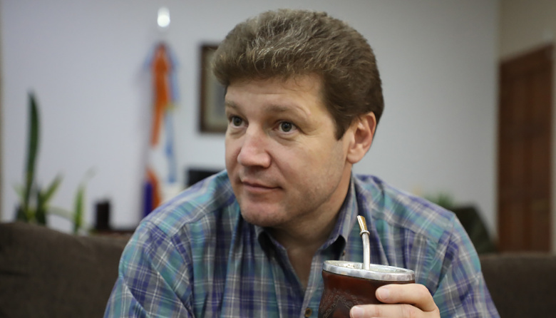 Un gobernador cada vez más solo en medio de la intervención del puerto