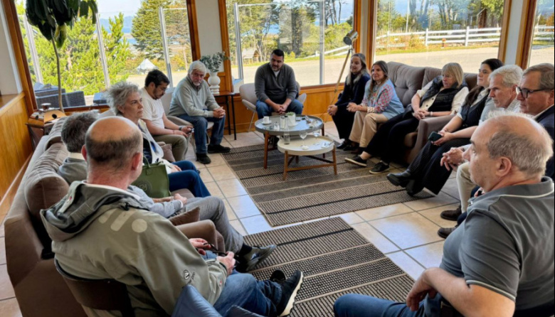 Vuoto se reunió con empresarios para fortalecer el desarrollo turístico del Glaciar Martial