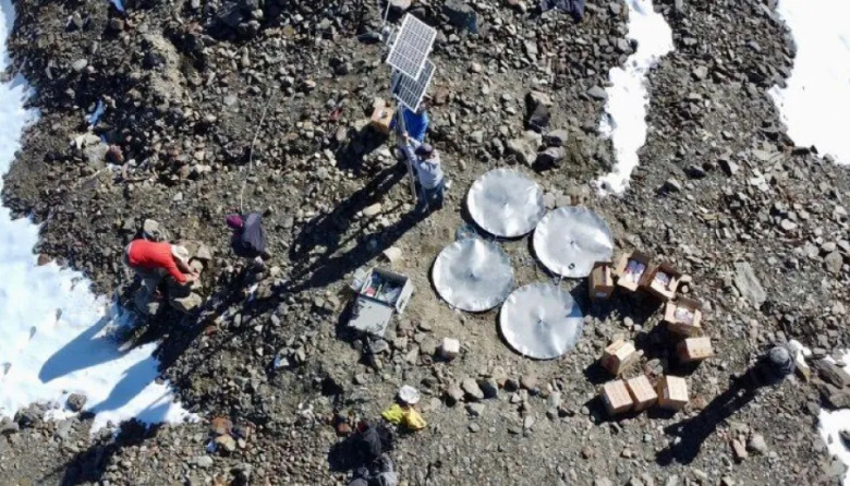 En el Glaciar Martial, instalaron una nueva estación para monitorear el agua y anticipar escenarios