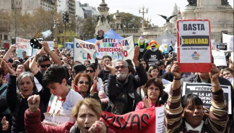 La Policía reprimió durante la movilización de jubilados y personas con discapacidad