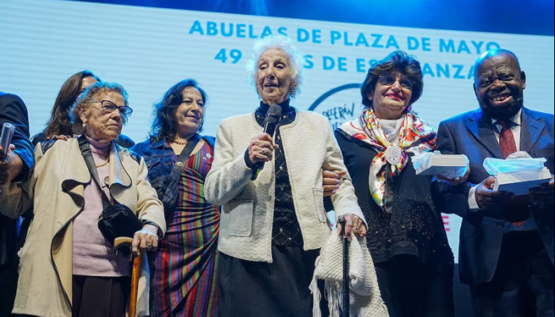 Abuelas de Plaza de Mayo conmemoró 49 años de lucha