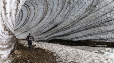Un turista brasilero murió aplastado por un pedazo de hielo que se desprendió del techo de una cueva