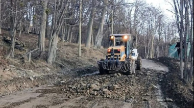 El Municipio continúan las tareas de bacheo y mantenimiento de calles de ripio