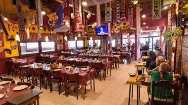 Viajes más cortos, menos gasto y restaurantes vacíos: el turismo no logra reactivarse