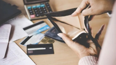 La mitad de la clase media depende de ahorros o deuda para llegar a fin de mes