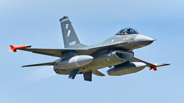 Argentina pagará 33 millones de dólares para que los pilotos aprendan a volar los F-16