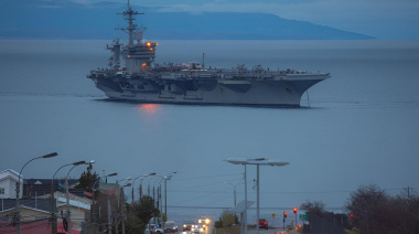 El USS Nimitz cruzó el Estrecho de Magallanes y ya navega por el Atlántico Sur