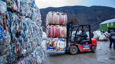 Ushuaia concretó el envío de 15 toneladas de plástico PET para reciclaje en el continente