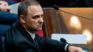 Una concejala del PRO pidió excluir a Adorni del acto presidencial por el Día de la Bandera
