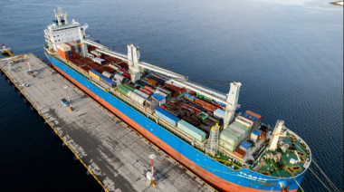 Arribó al Puerto de Ushuaia el buque con el equipamiento para la nueva usina