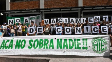Científicos del Conicet se movilizan al Polo Científico contra los despidos y el recorte presupuestario