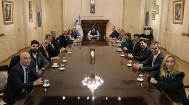 Milei volvió a reunir al Gabinete y aseguró que no modificará el rumbo por las elecciones