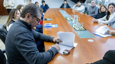 Se firmó el contrato para pavimentar De Los Ñires
