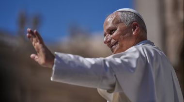 El Canciller confirmó que analizan dictar asuetos por la visita del papa León XIV
