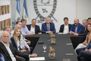 Melella junto a gobernadores peronistas se reunieron para rechazar las reformas de Milei
