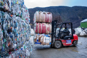 Ushuaia concretó el envío de 15 toneladas de plástico PET para reciclaje en el continente
