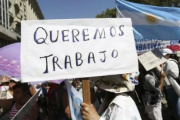 Más de un millón de argentinos siguen sin empleo mientras aumenta el trabajo informal