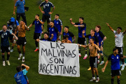 Revés para el colonialismo: la FIFA rechazó el pedido de sanción inglés y autorizó la bandera de Malvinas