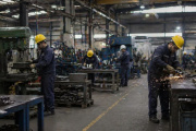 La industria sigue en caída