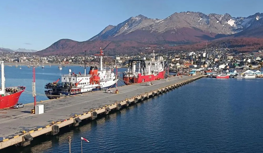 La Justicia federal pidió regularizar la representación de la Provincia antes de avanzar en la causa por el Puerto de Ushuaia