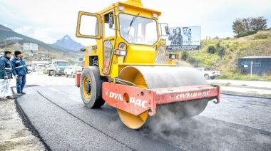 Continúan los trabajos de repavimentación en la rotanda de acceso a Andorra